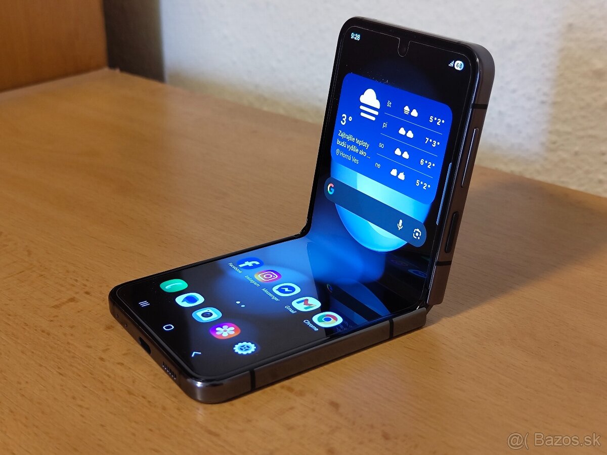 Samsung Galaxy Z Flip5 - 2