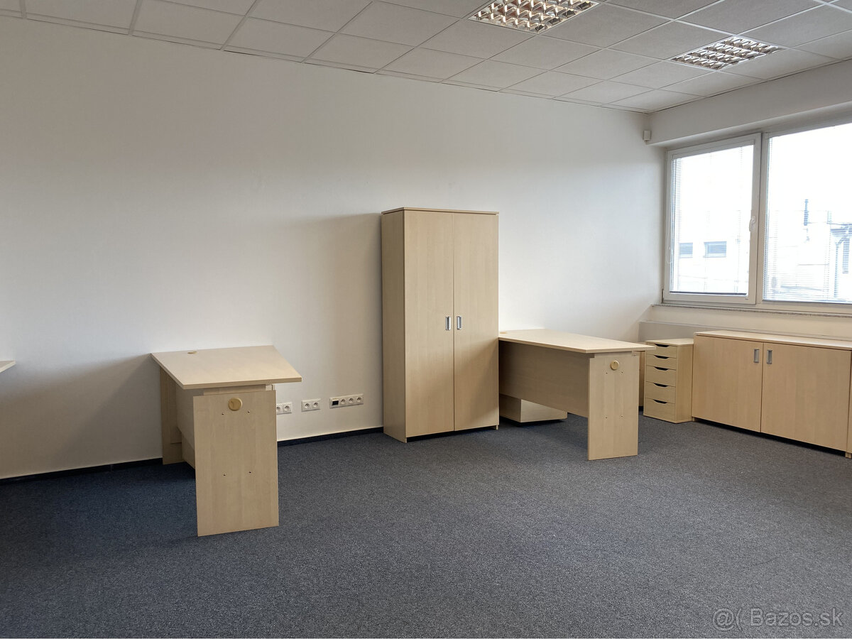 Kompaktná kancelária - 23 m2 pri Auparku - 2