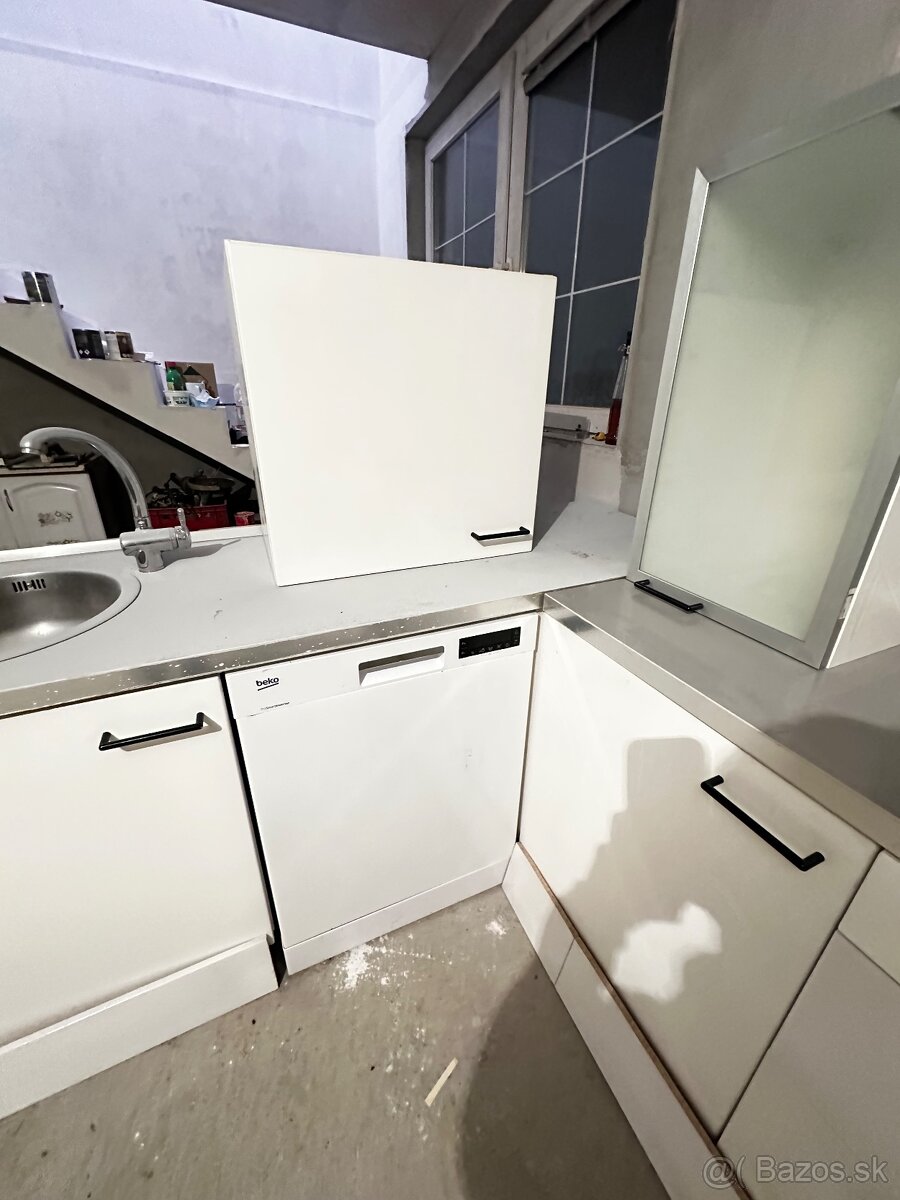 Kuchynská linka +spotrebiče - 2