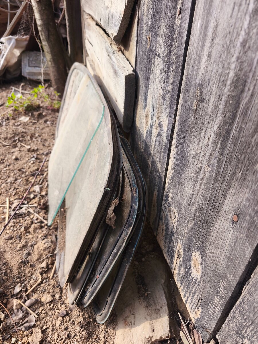 Ovocné okná škoda 1202 - 2