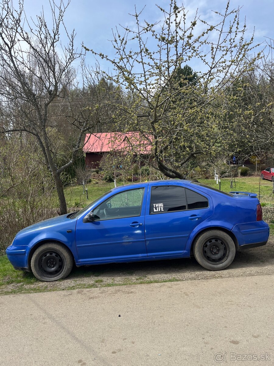 VW BORA 2,3 VR5 - 2