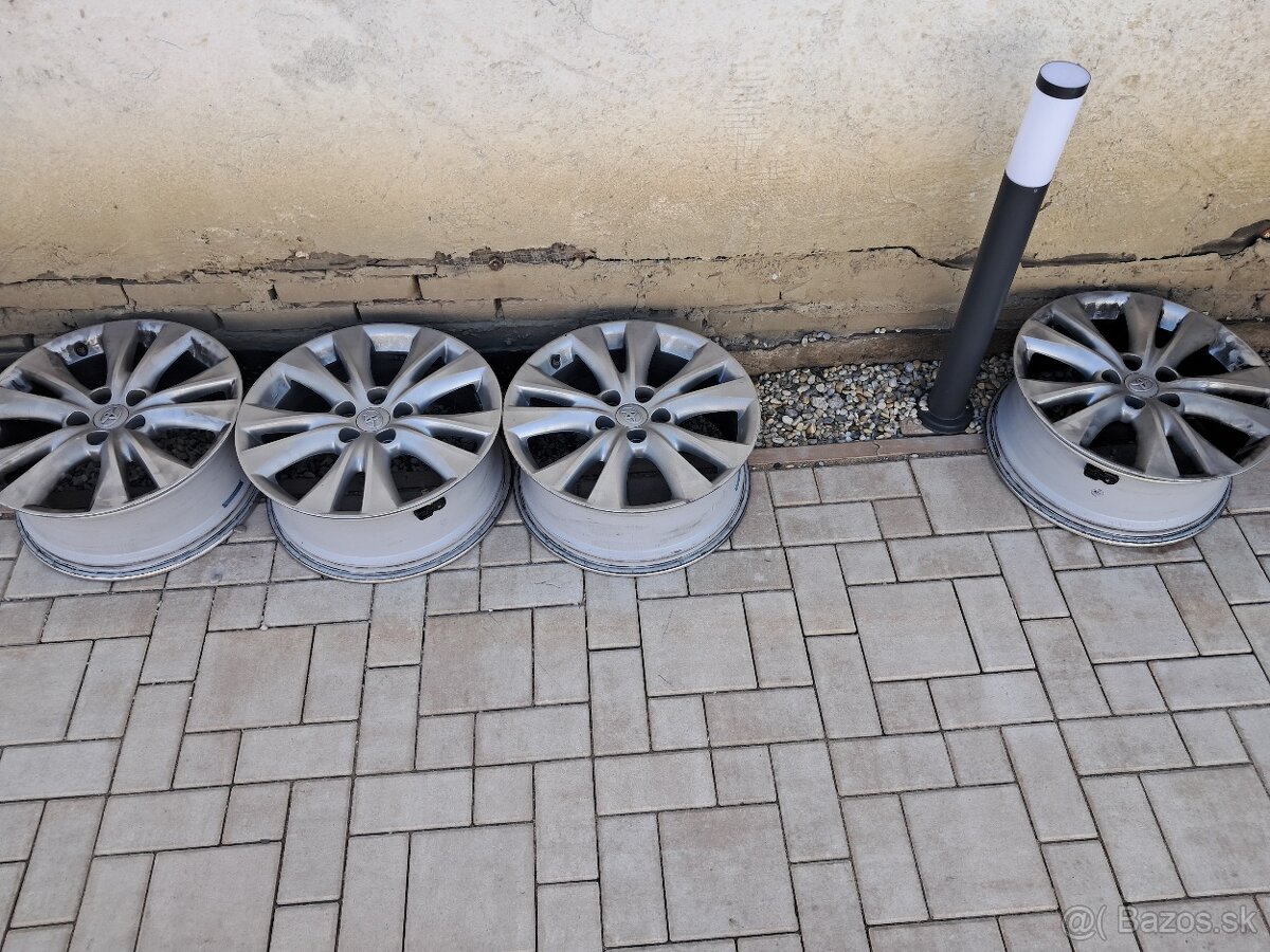 4ks Originál Toyota Elektróny R18 - 2