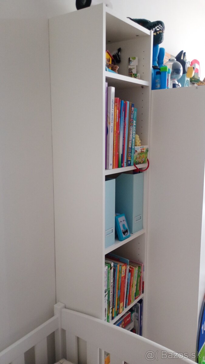 Policový regál Billy od IKEA - 2
