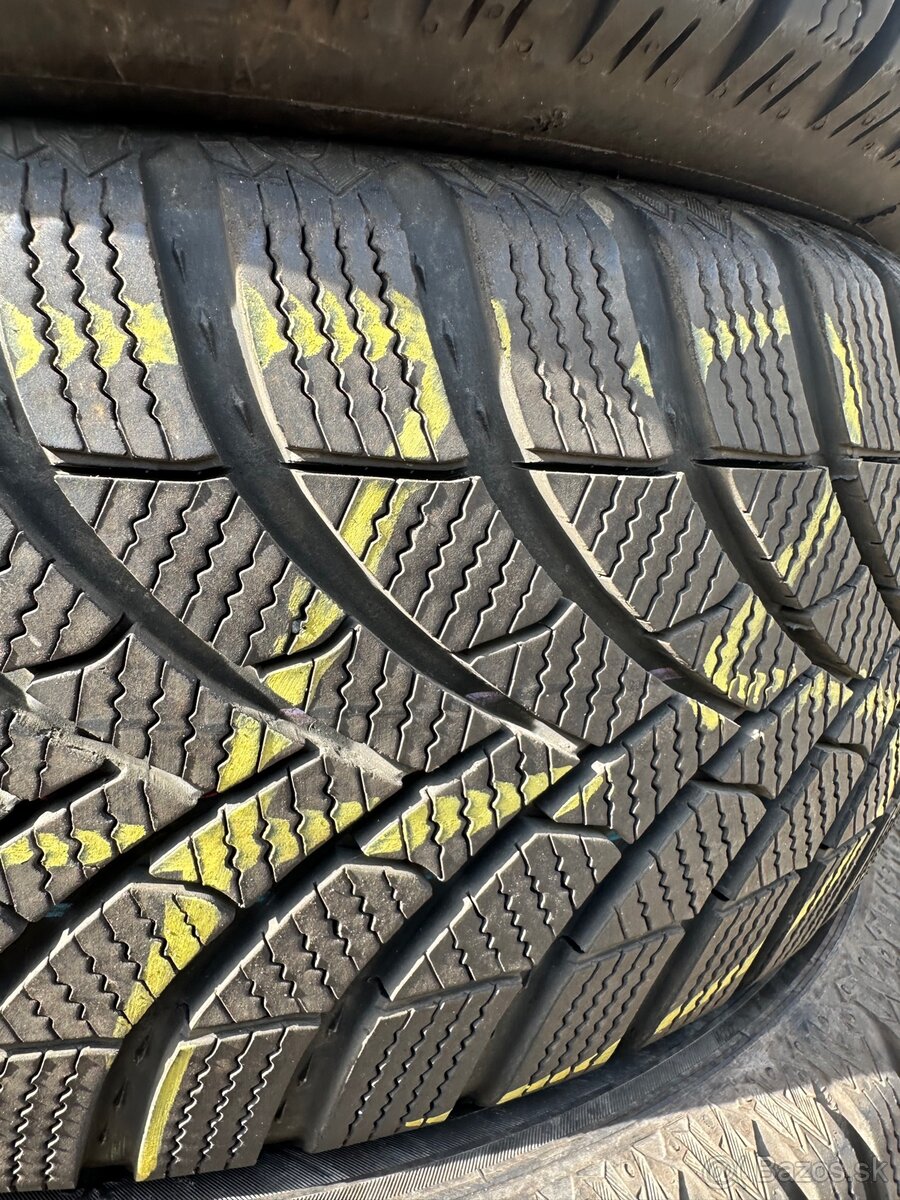 205/60 R16 zimne Semperit - 2