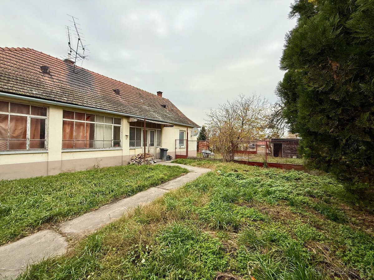 VRAKÚŇ – STARÝ RODINNÝ DOM NA PREDAJ S VEĽKÝM POZEMKOM - 18 - 2