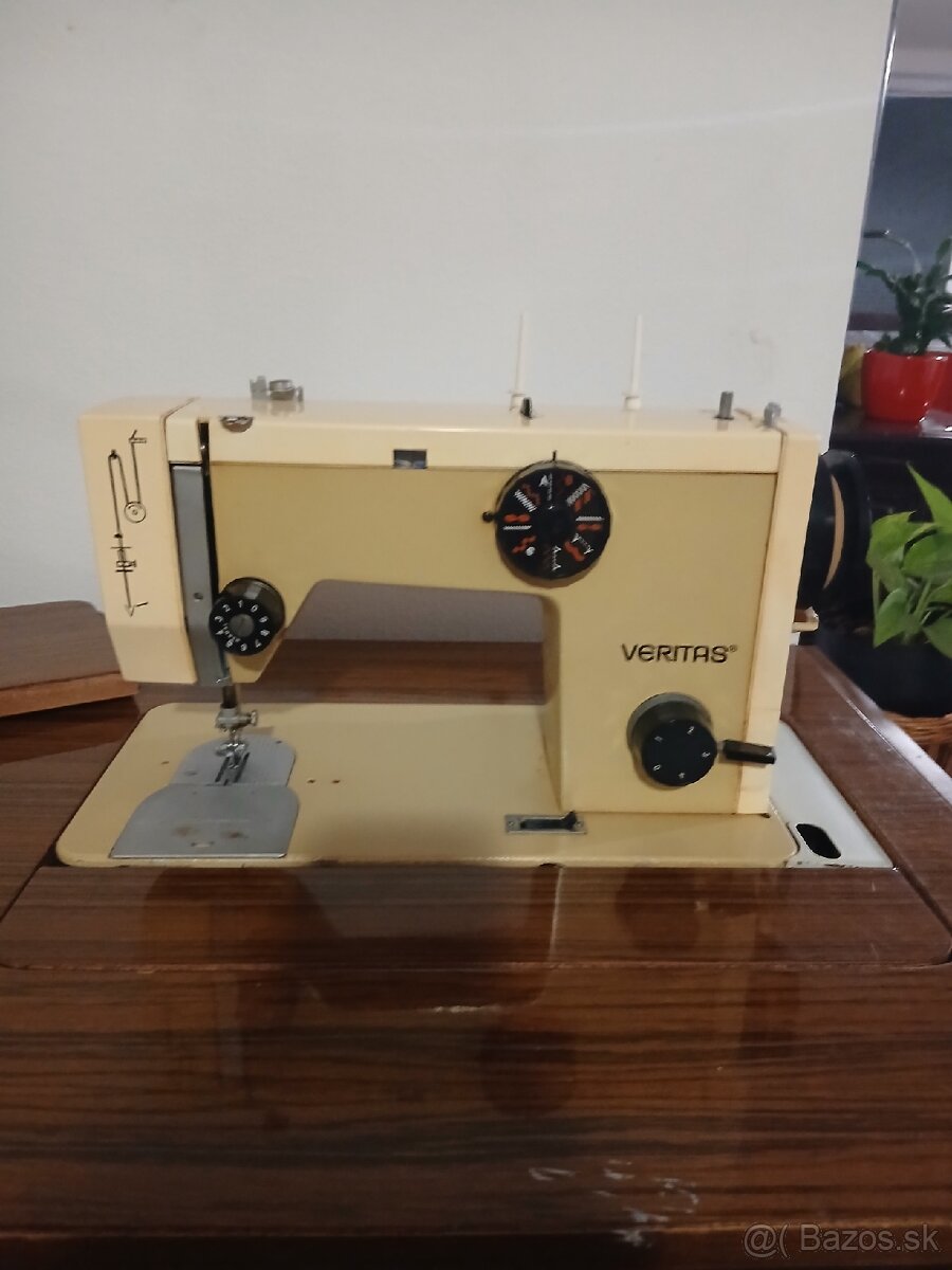 Šijací stroj Veritas - 2