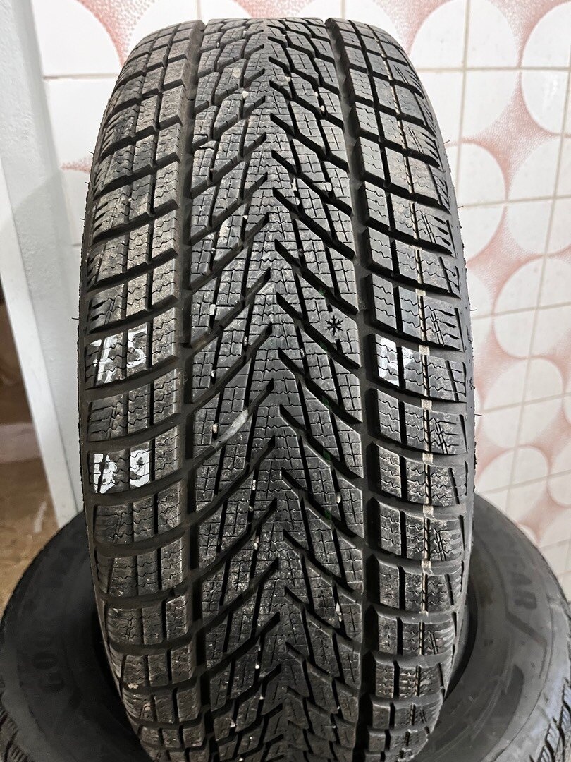 215/60 R16 95H zimní GoodYear - zánovní 2024 - 2