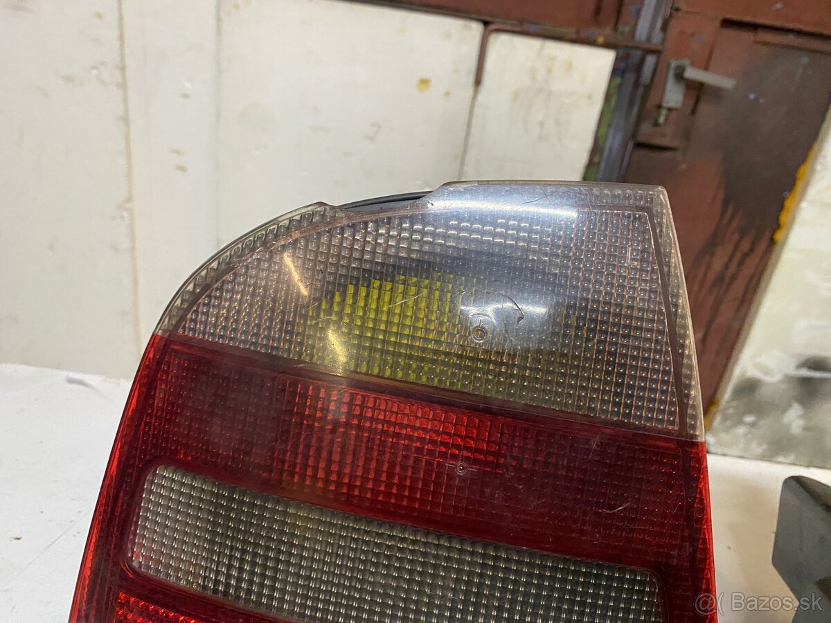 Škoda Octavia 1 svetlá - 2