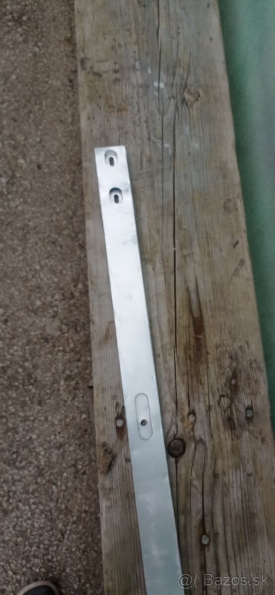 vzpera do kufra k nádrži - 2