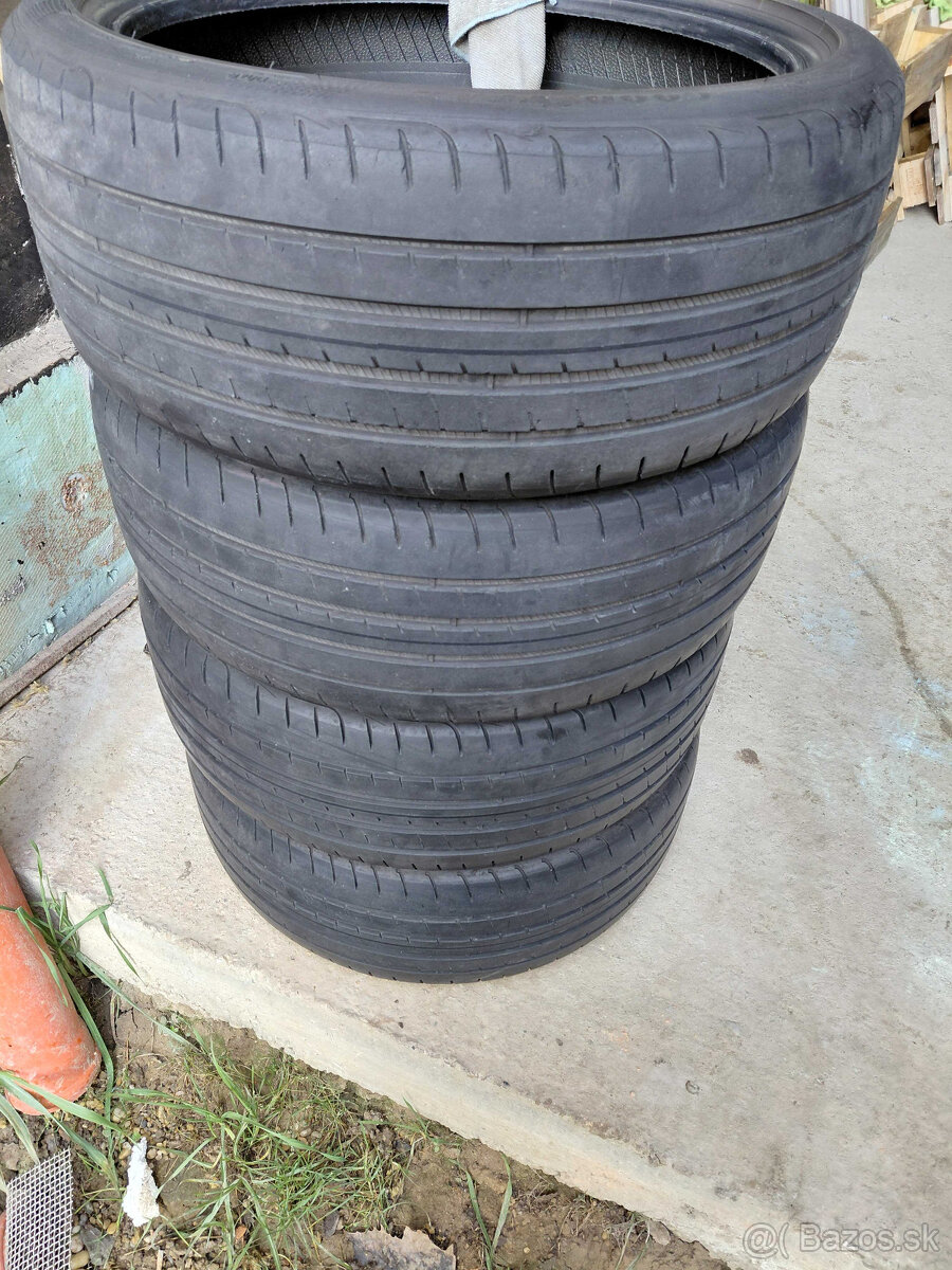 4x letne pneu Goodyear 225/40R19 - 2