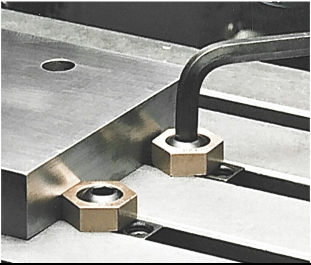 Excentrické upinky do T-drazok - 2