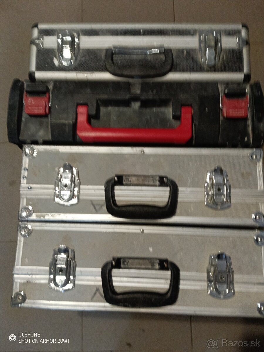 Prázdne boxy - 2