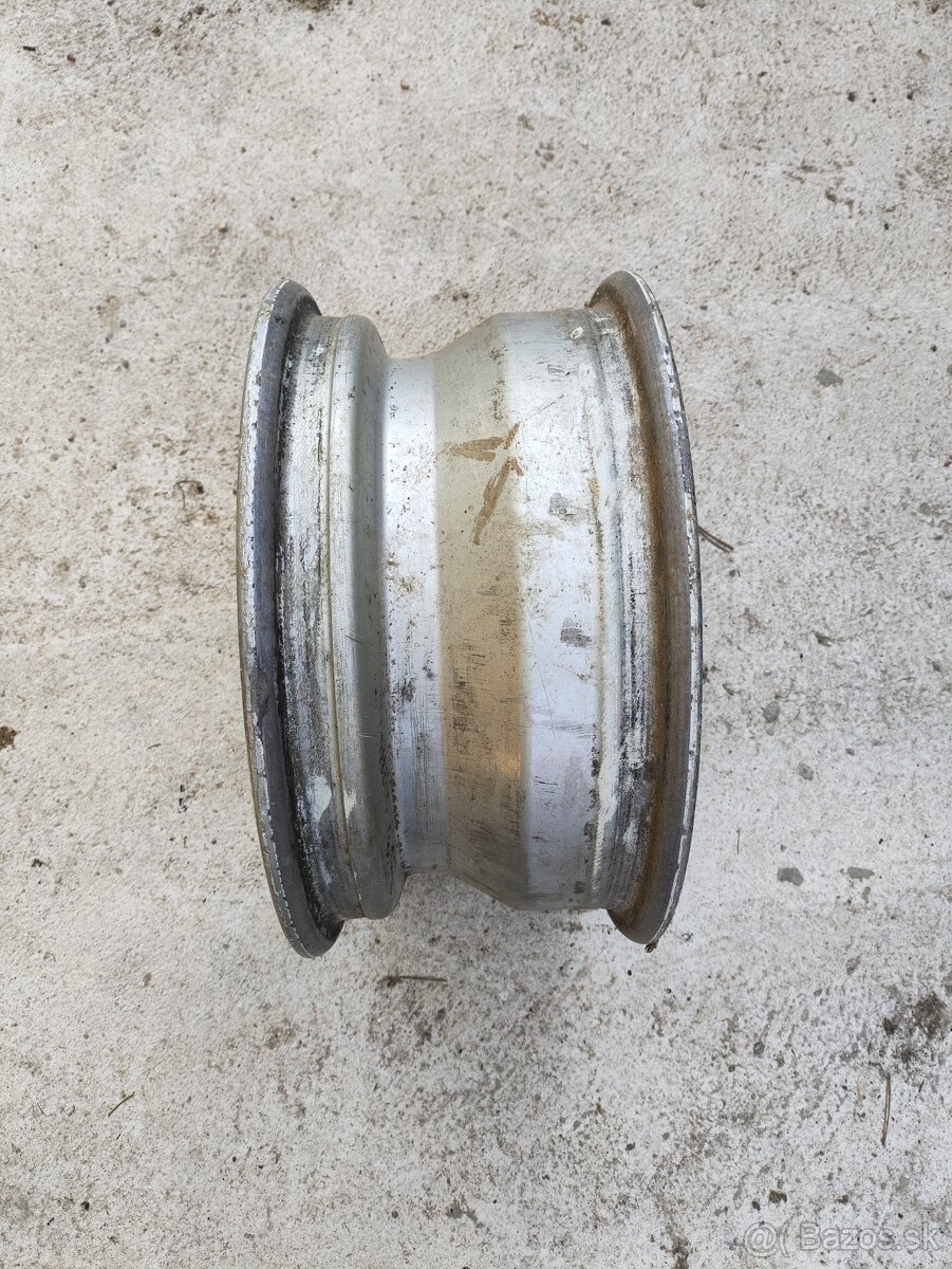 Predám disk na Ford Cortina 13" - 2
