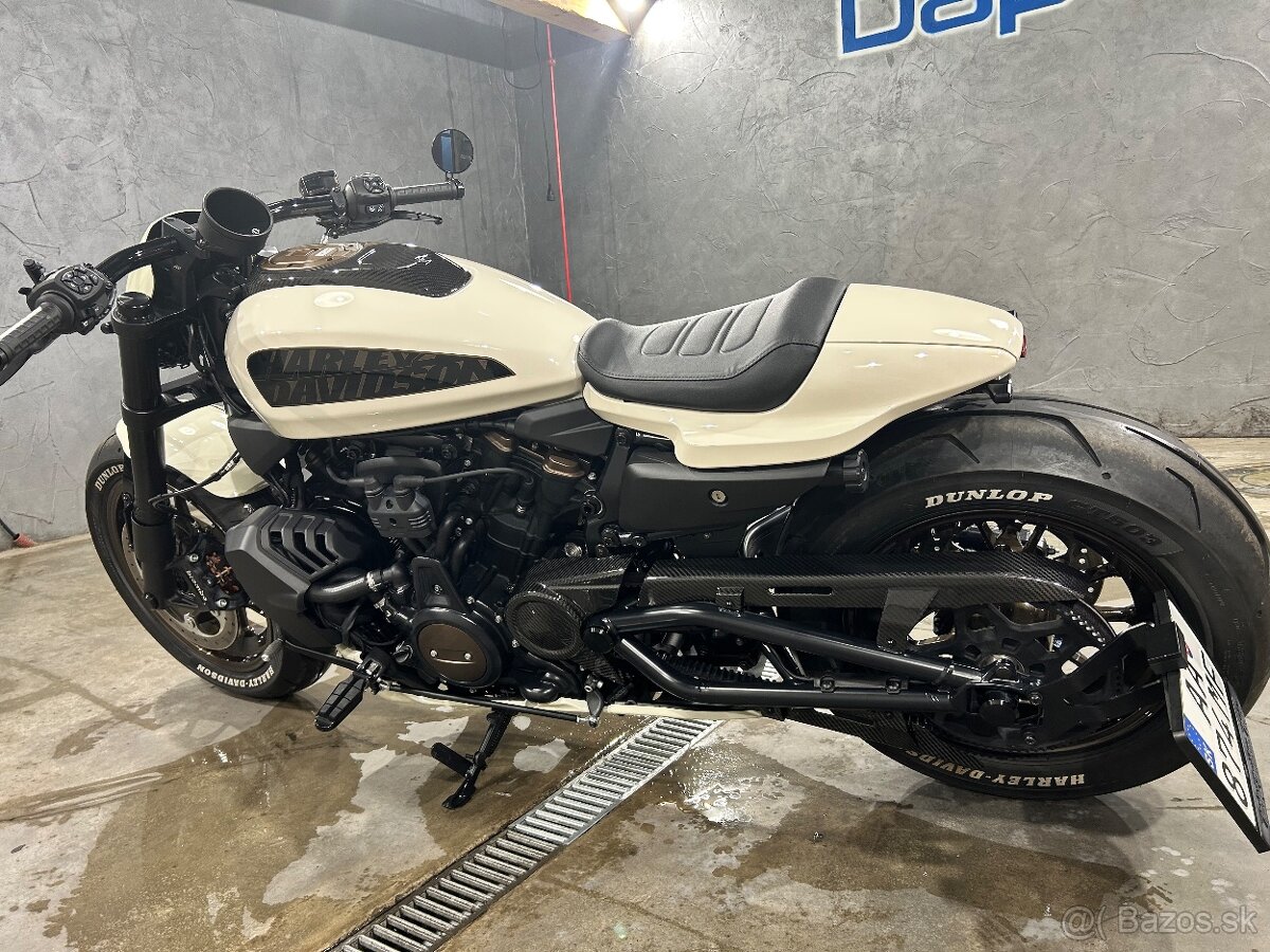 HARLEY DAVIDSON - 2