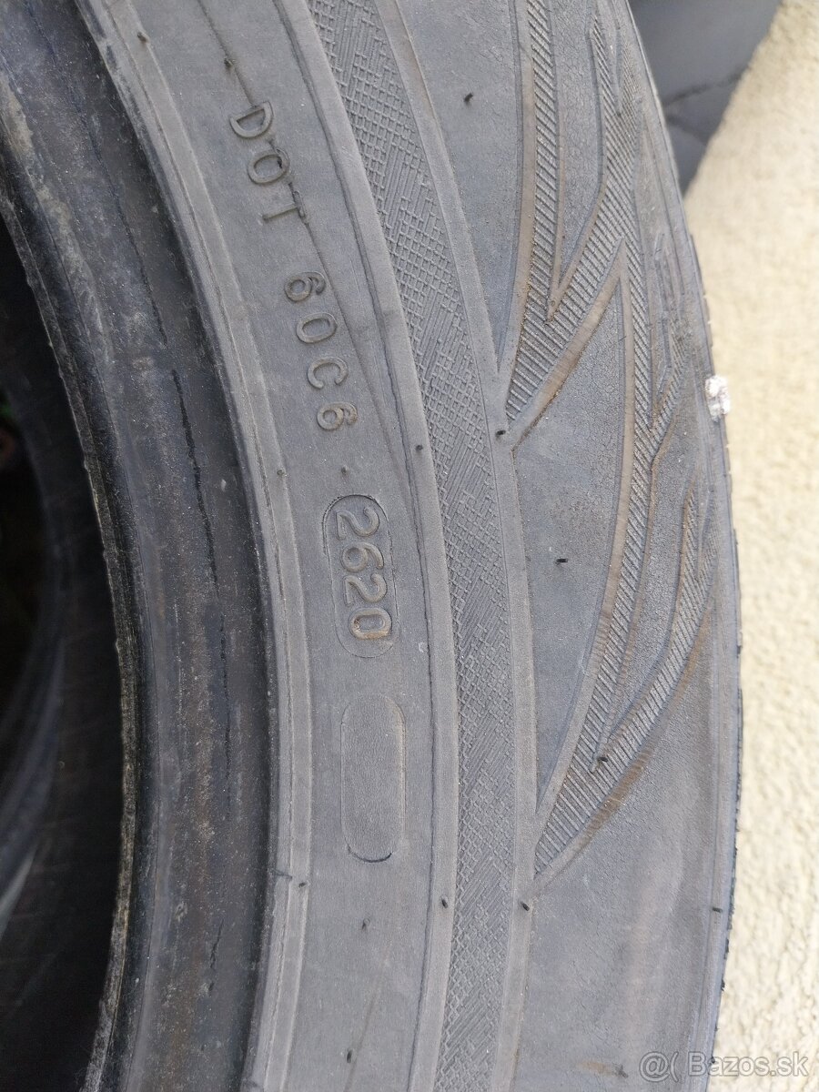 Nokian pneu 235/55 r17 - 2