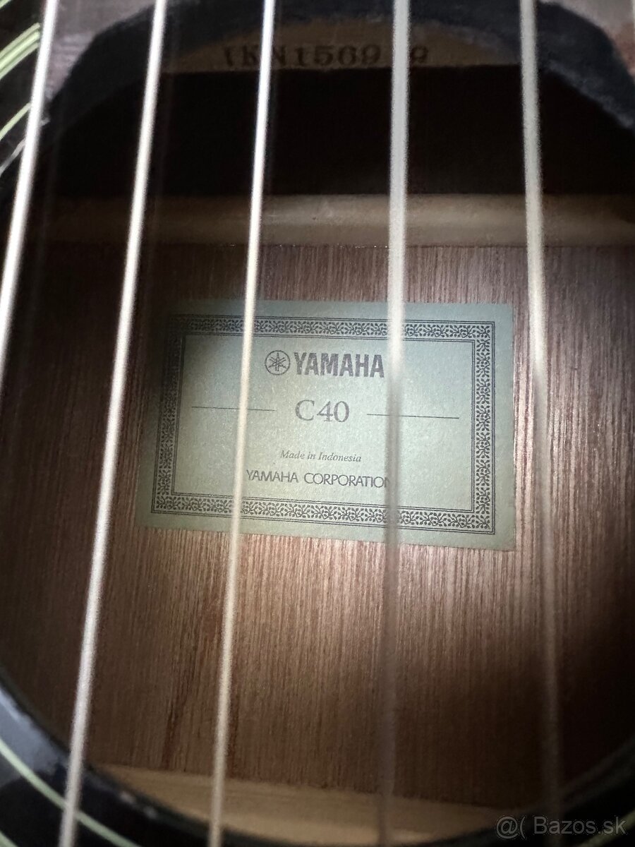 Klasicka gitara Yamaha s puzdrom - 2