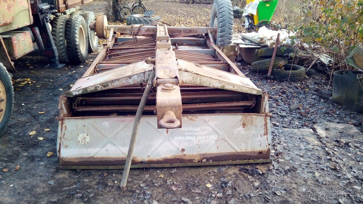 Vlečka RU 5 ROZMETADLO na hnoj - 2