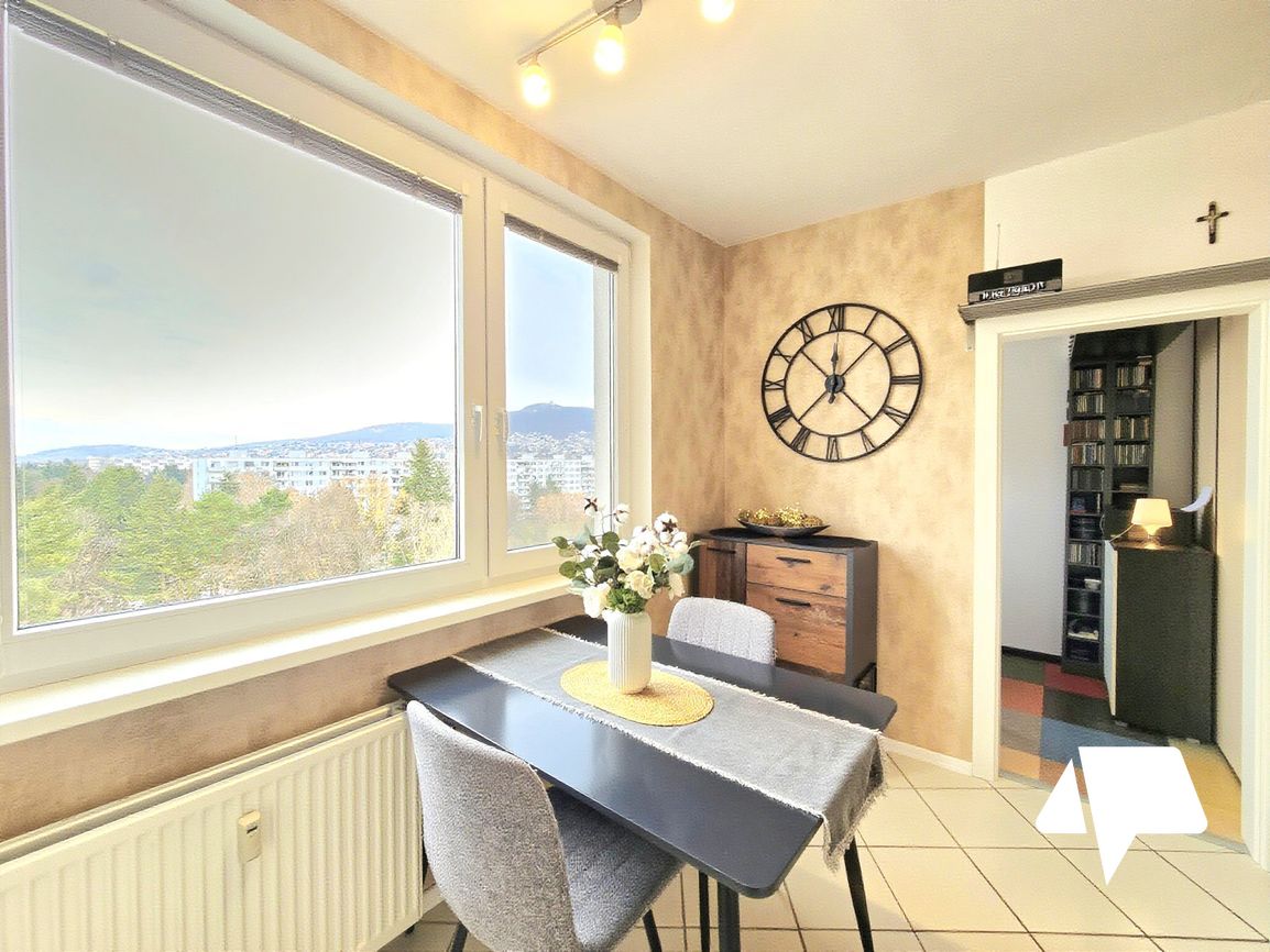 Predaj veľký 3 a pol-izbový byt Nitra- Chrenová, balkón- 77 - 2