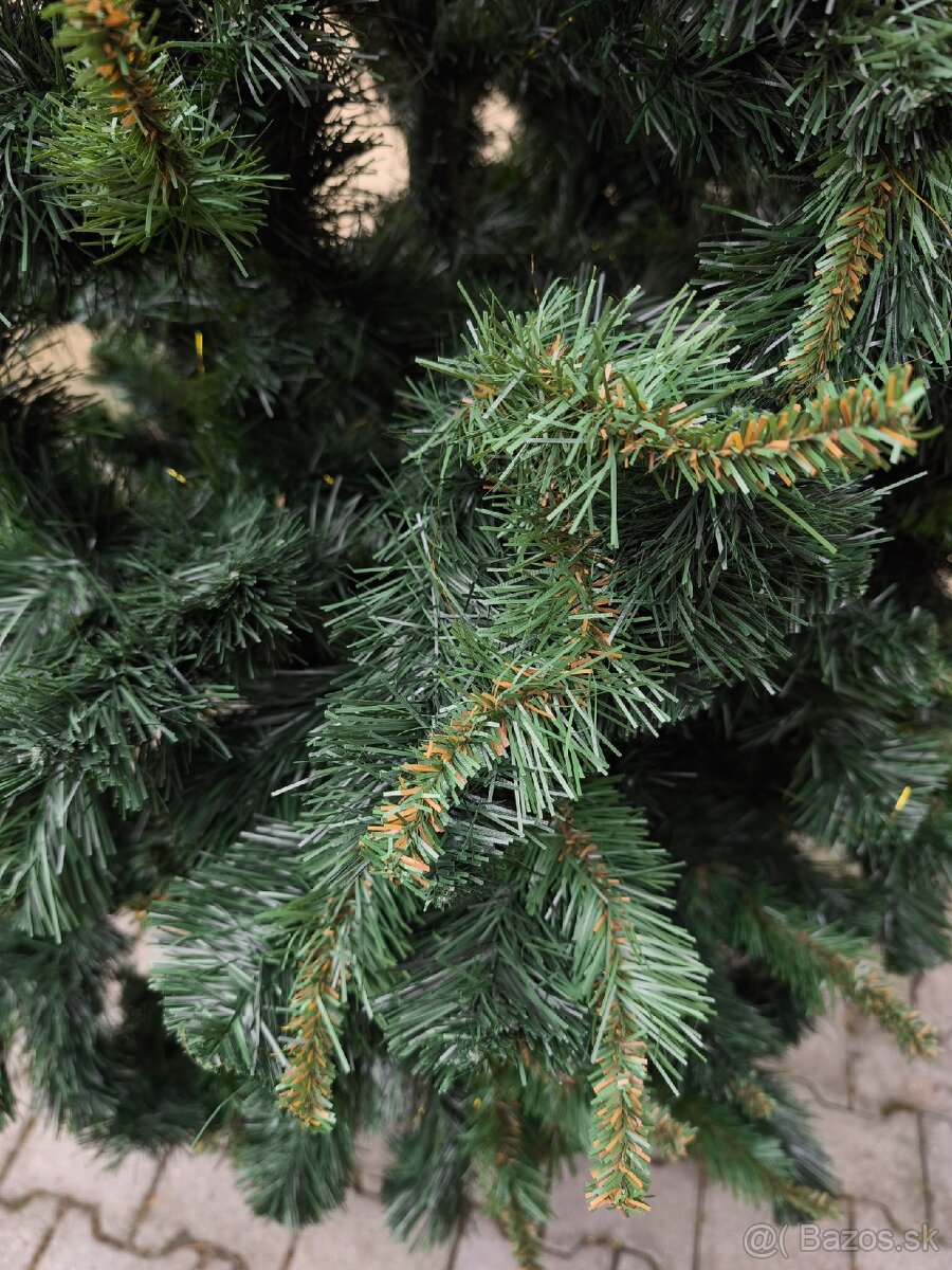 Umelý vianočný stromček - 2