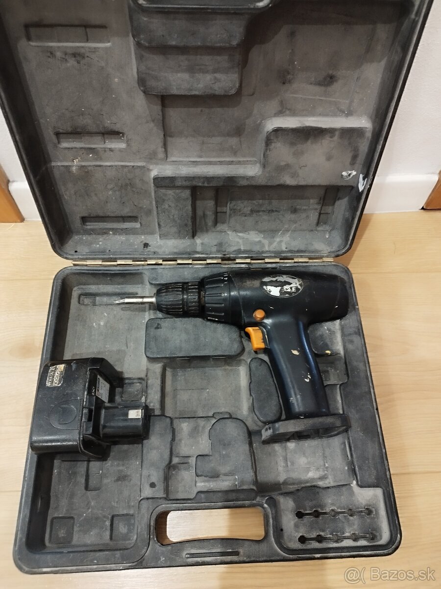 Akú skrutkovač - 2