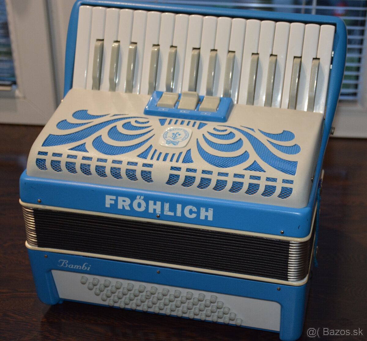 Akordeón Weltmeister Frohlich 60 basový - 2