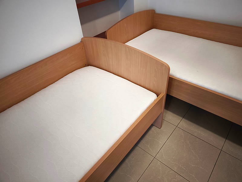 Predám postele (3 kusy) značky Alples - 2