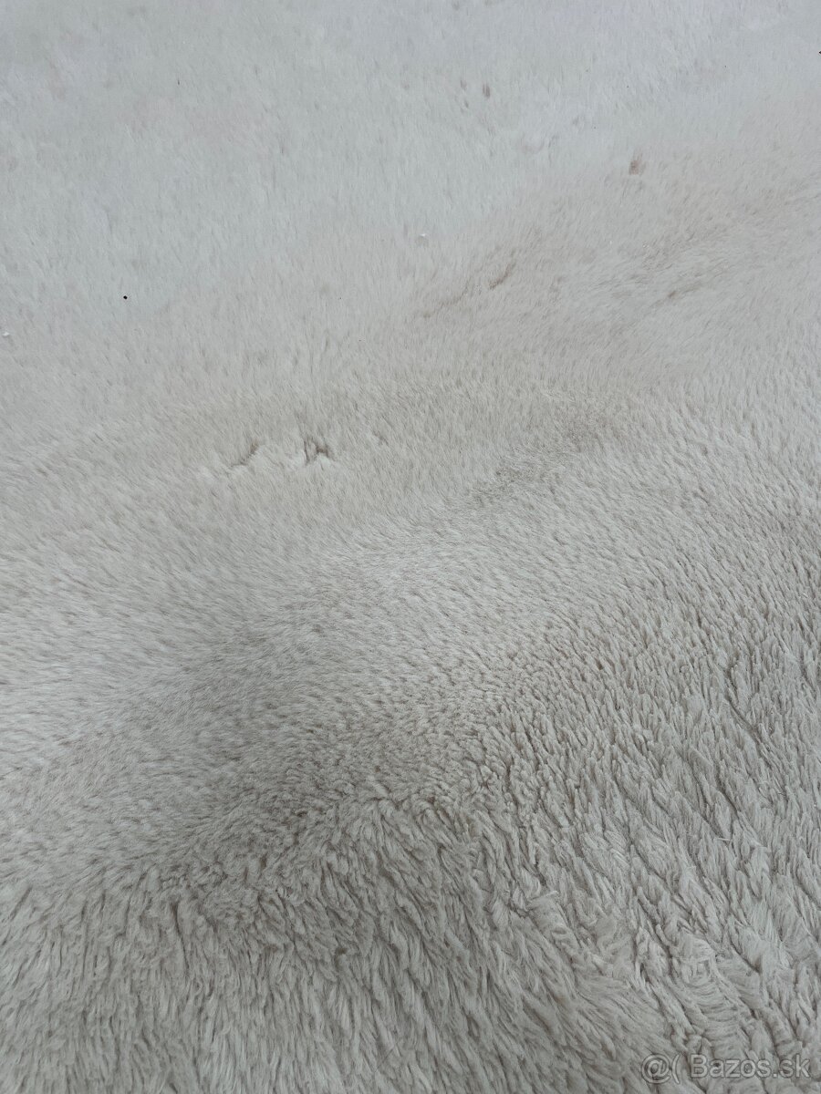 Koberec 1,4M X 2M smotanový - 2