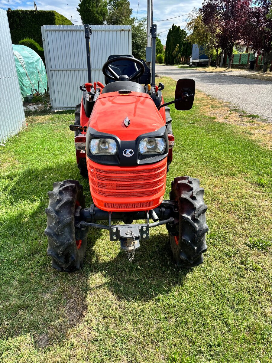 Malotraktor Kubota B2420 - 2
