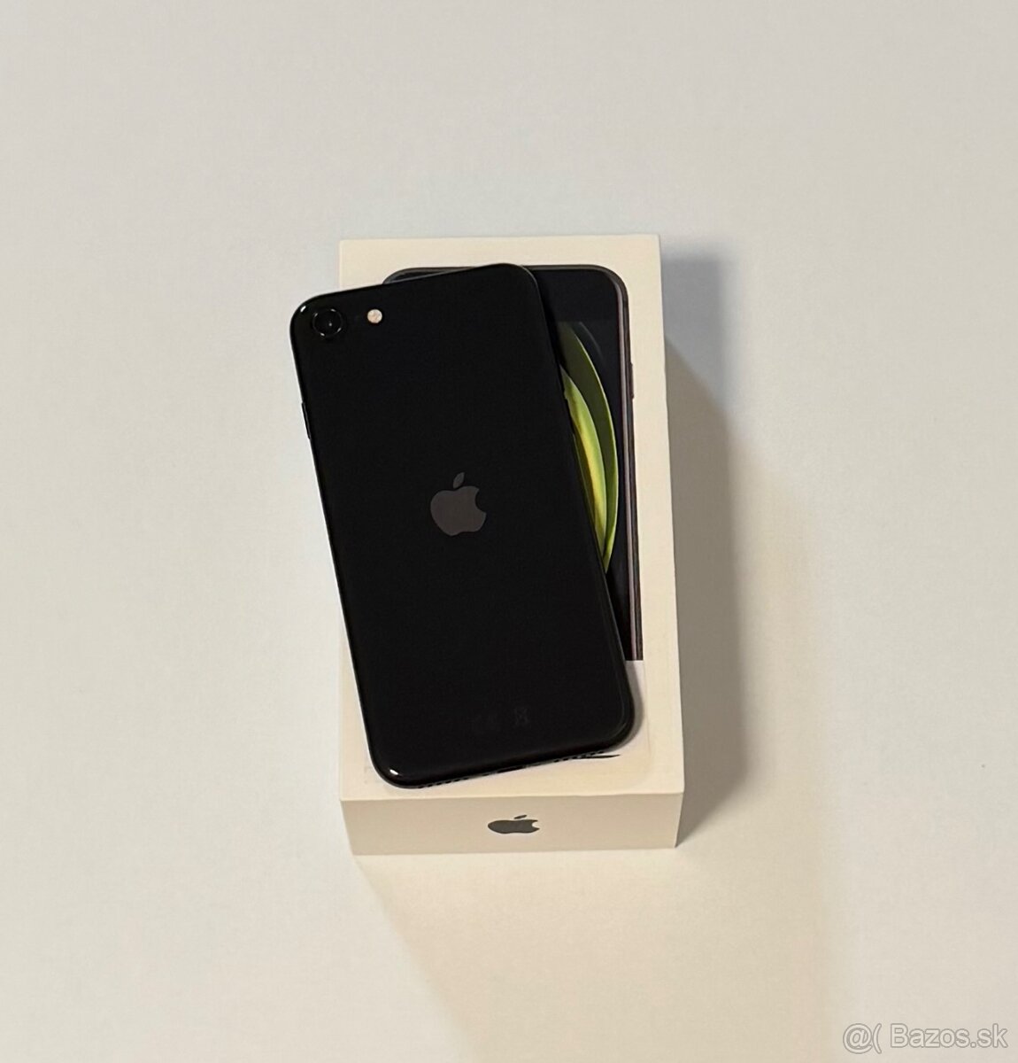 Apple iPhone SE 2020 64GB Black - 2