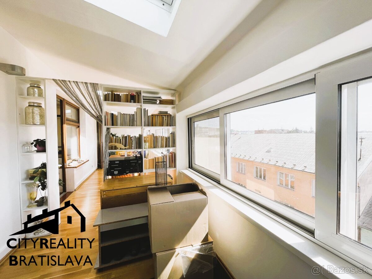 Výnimočný 3-izbový byt s veľkou presklenou terasou v srdci P - 2