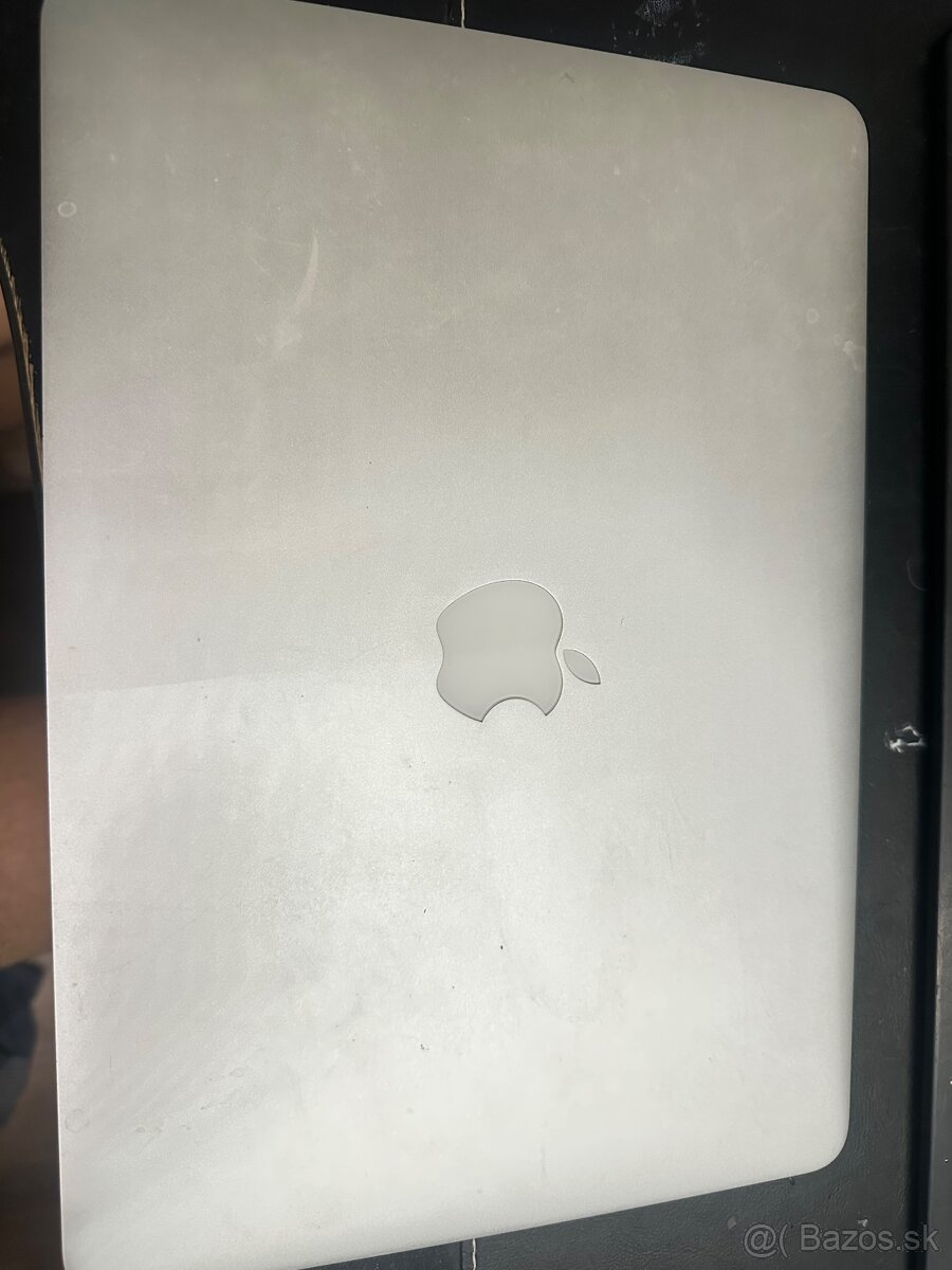 MacBook Air 13” (2017) – i5 / 8GB RAM / 128GB – pekný stav - 2