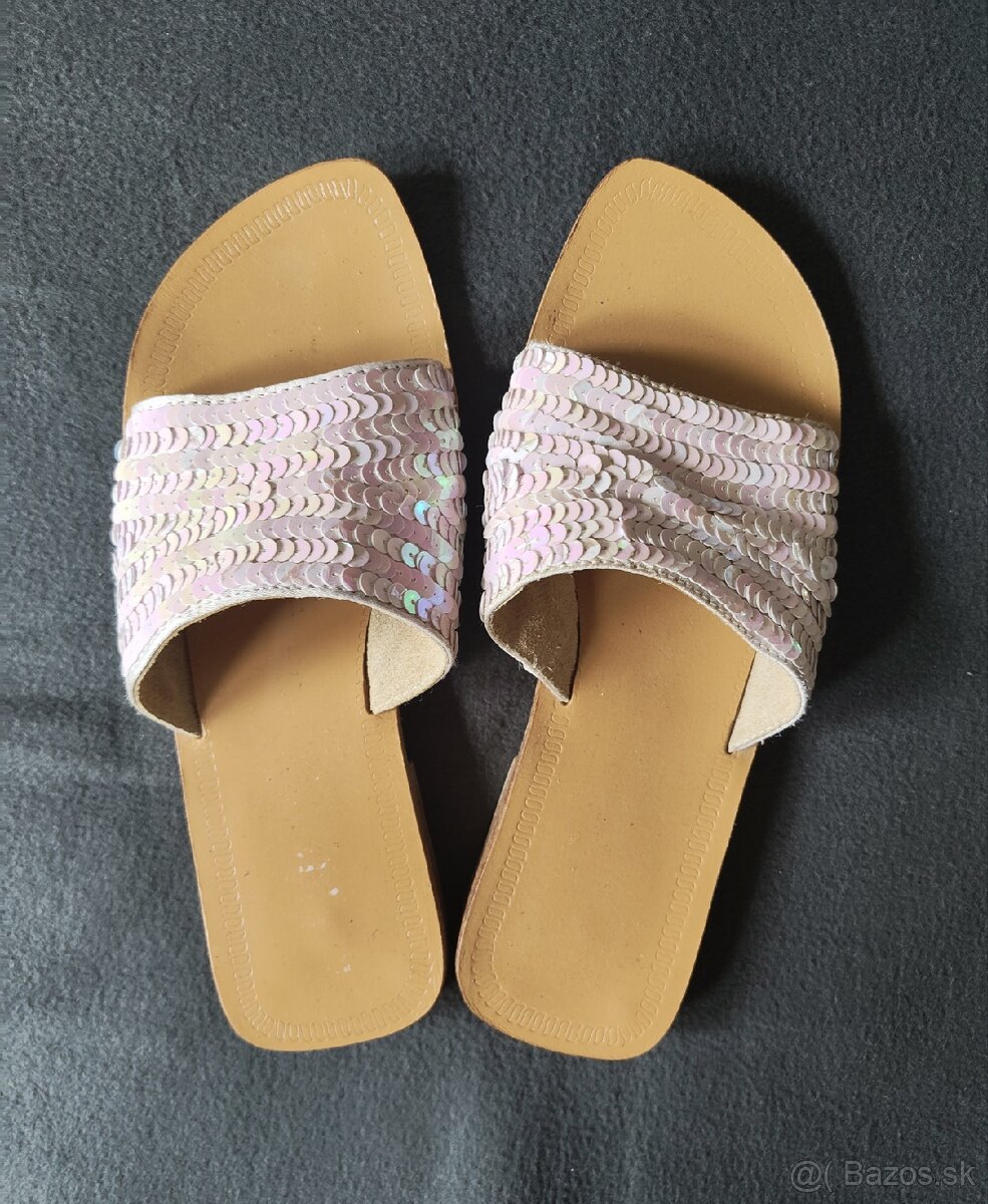 Kožené šľapky s flitrami - 2