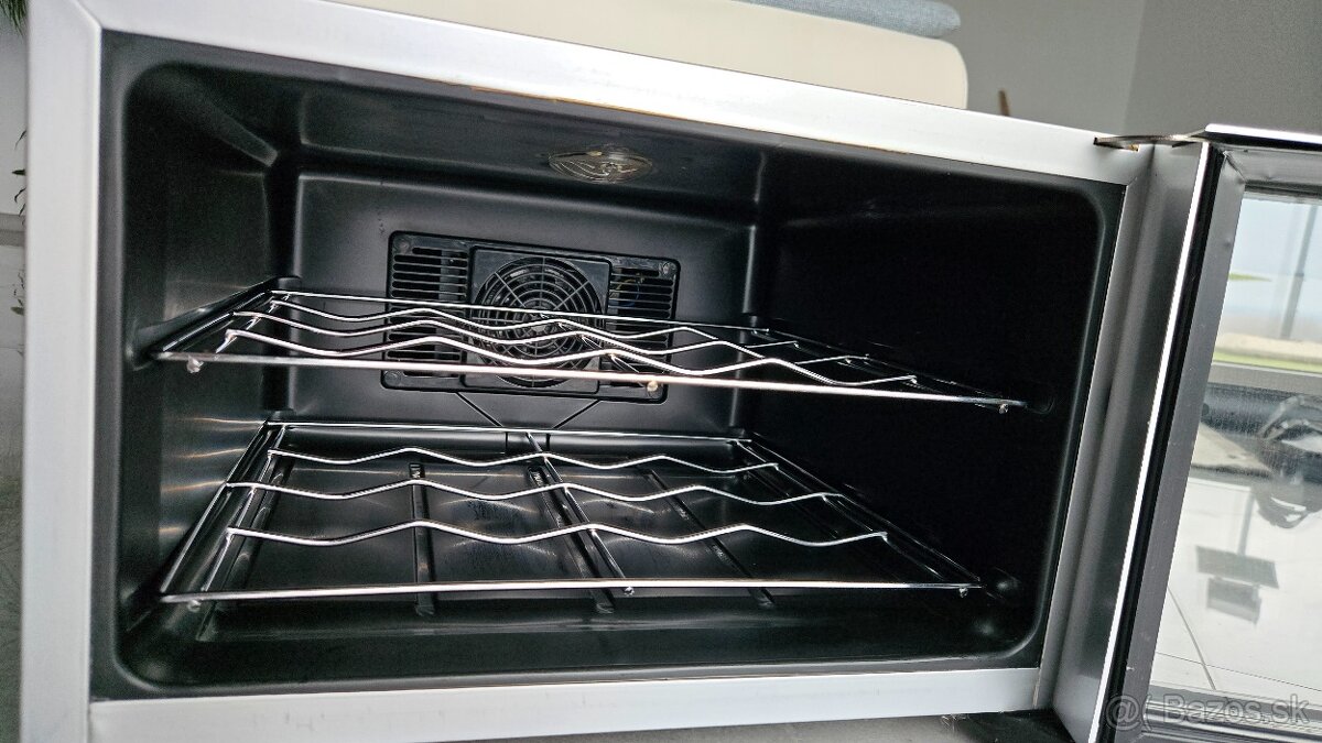 Vinotéka Hyundai Chateaux cv23 - 2