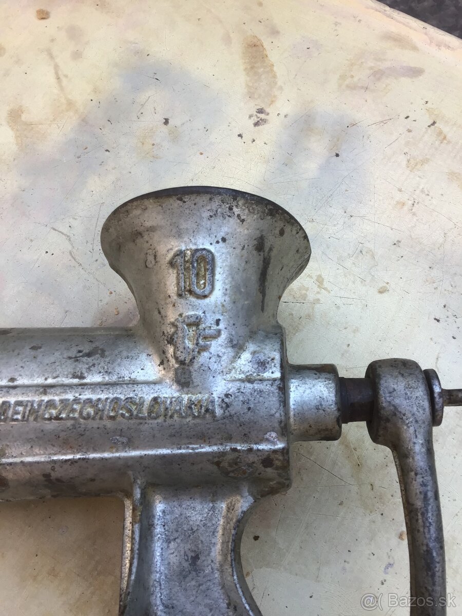 MLYNčEK NA MASO č.10 - 2