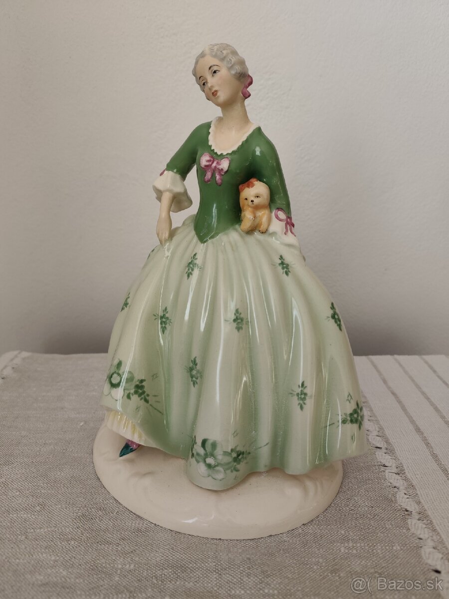 Royal dux dáma so psíkom porcelánová soška - 2