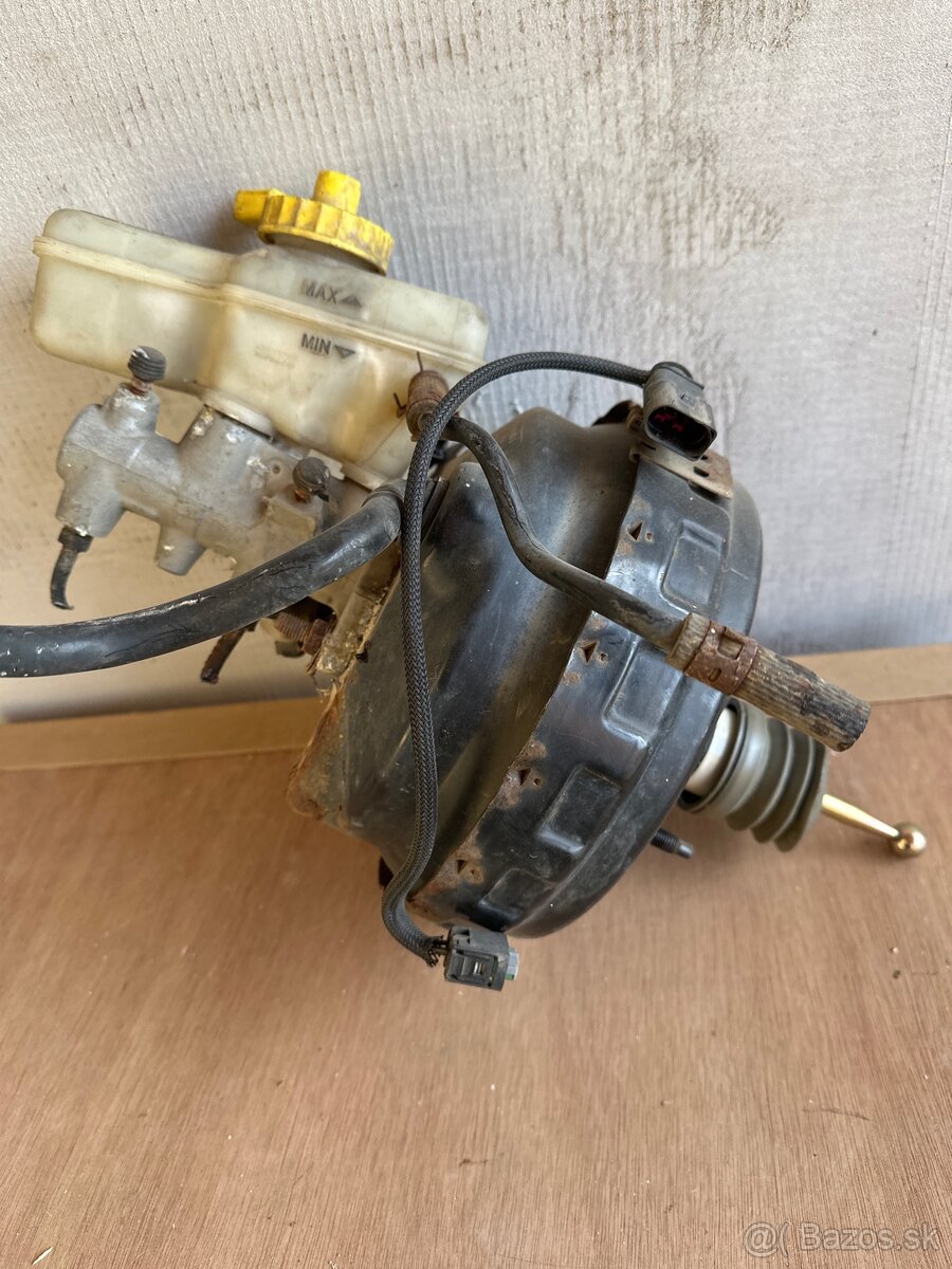 posilovač 1J2614105G - 2