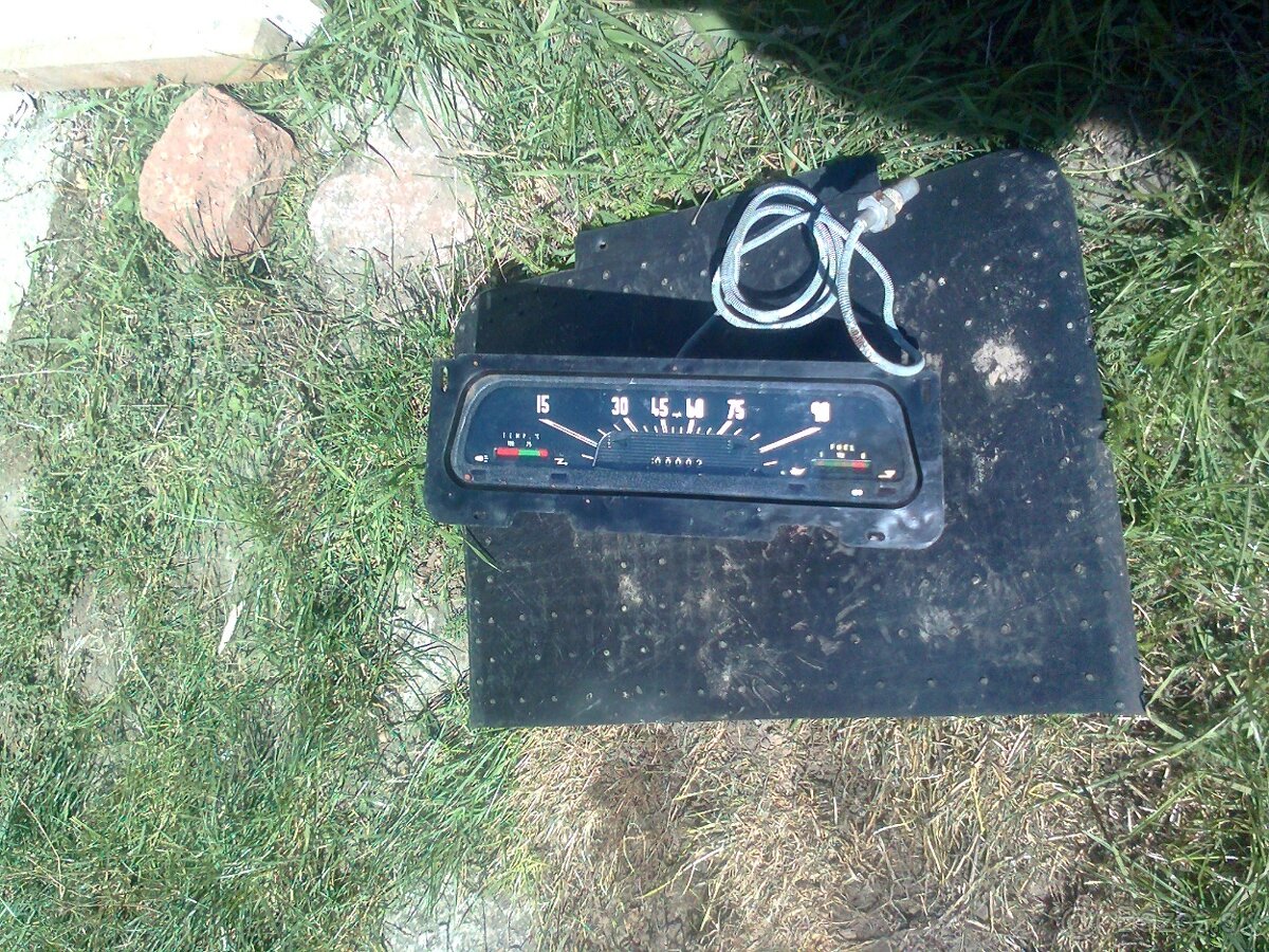 Tachometer / prístrojova doska Skoda 1203 - 2