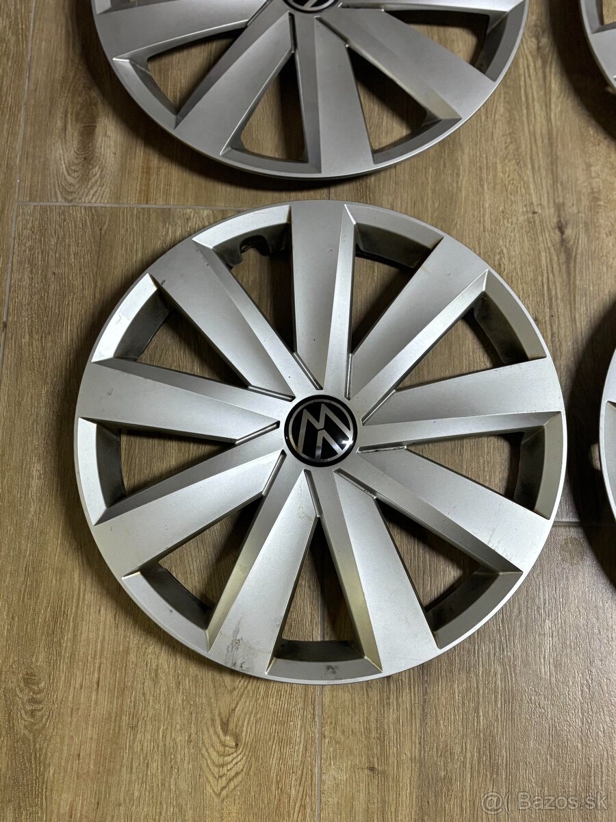 Puklice na VW Passat R16 - 2