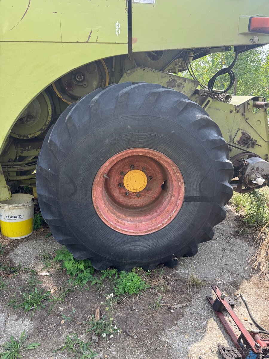 Predám predne kolesá na kombajn 517 - 2