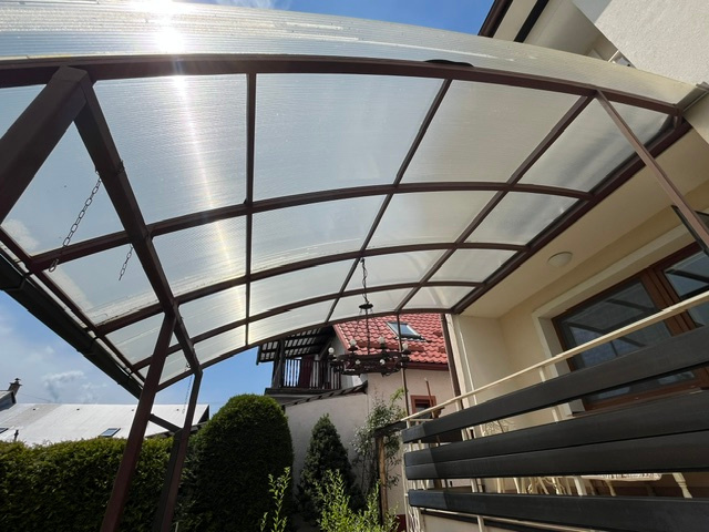 Dutinkovy lexan, 8mm - 2