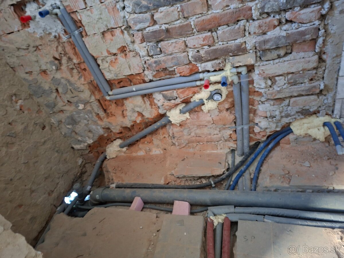 Predam dom .Rapovce pozemok 341/1 341/2 - 2