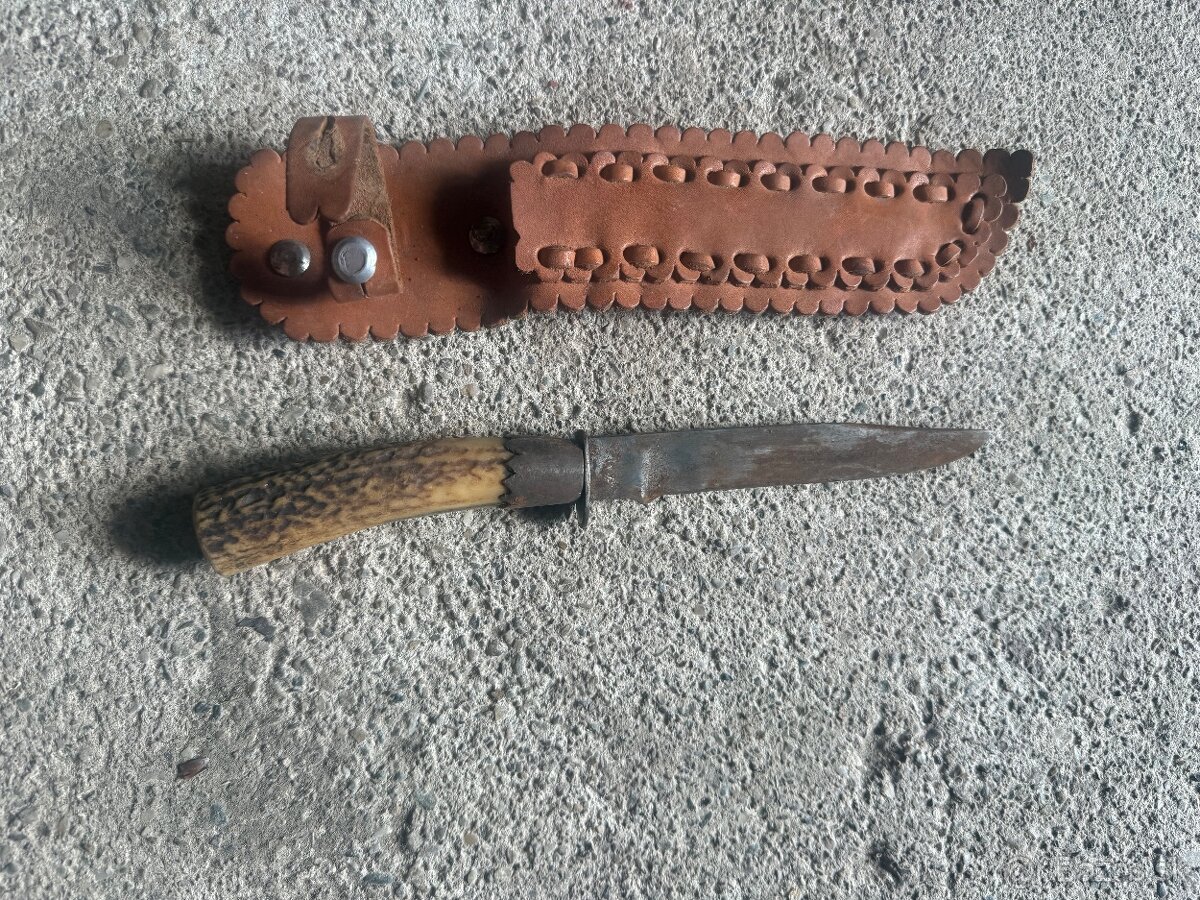 Nožík s púzdrom - 2