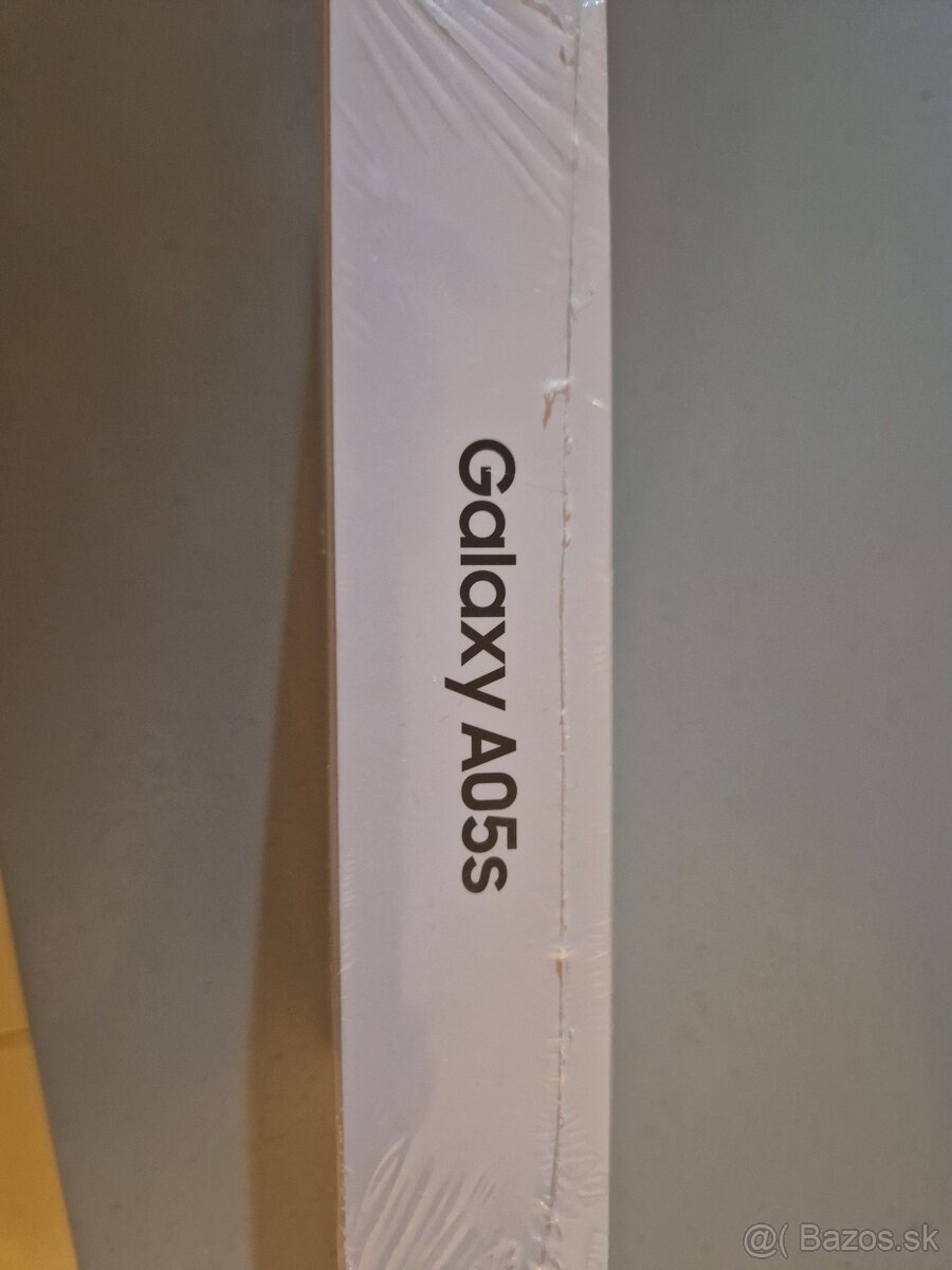 Predám mobilný telefón zn. Samsung - 2