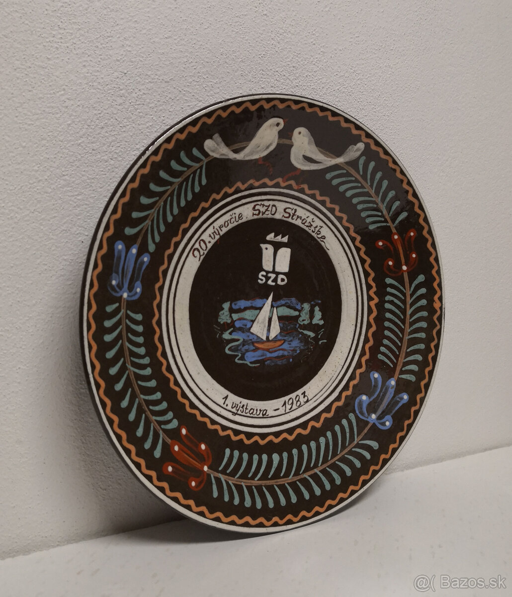 Veľký tanier originál Pozdišovská keramika 20. výročie. SZD - 2