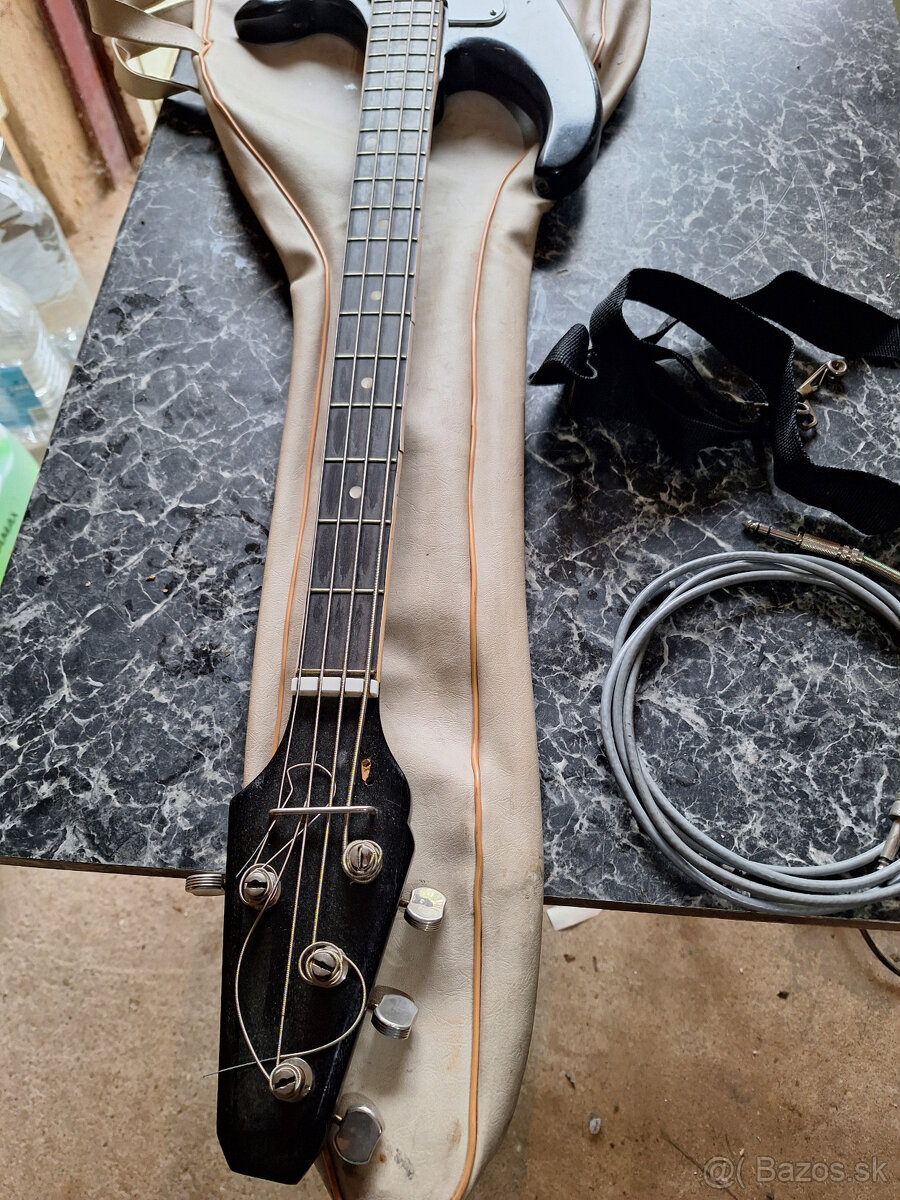 basová gitara - 2