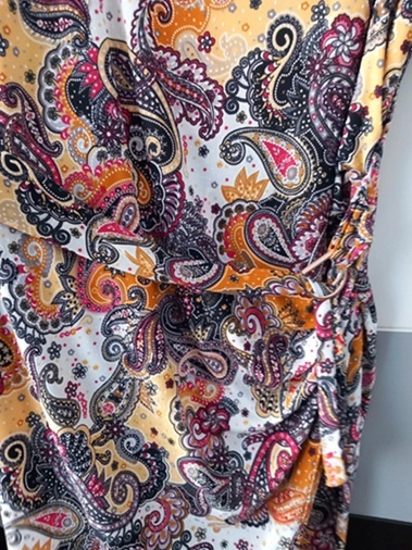 PEKNÉ FAREBNÉ ŠATY veľ.44/46 - 2