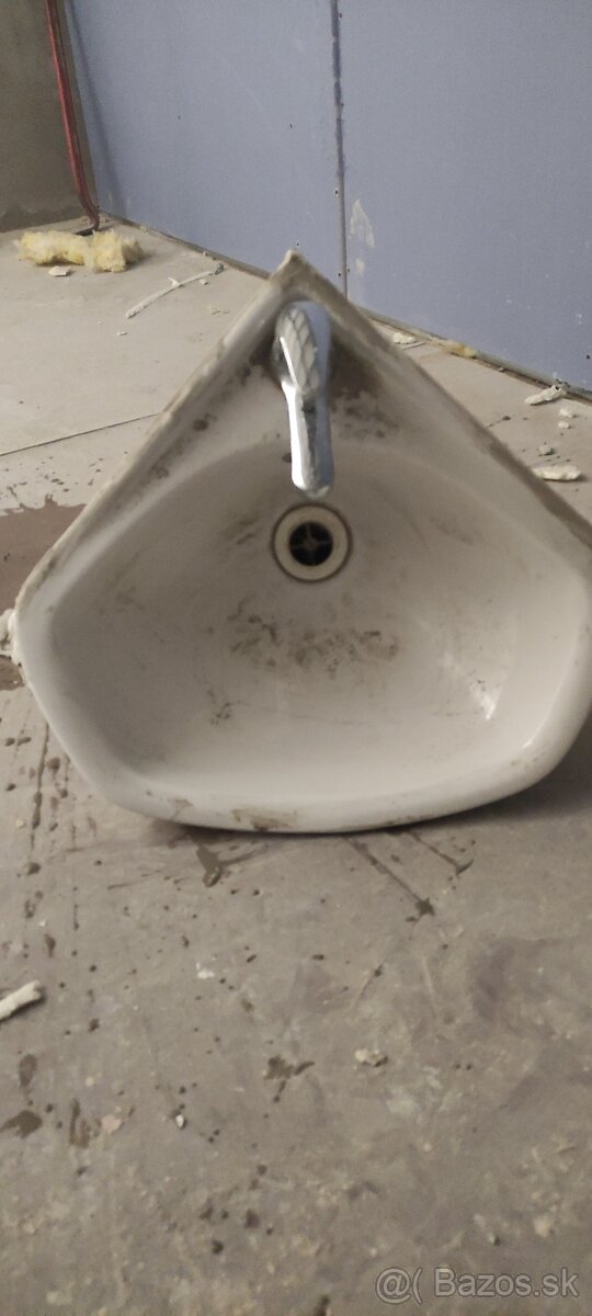 Rohové umývadlo - 2