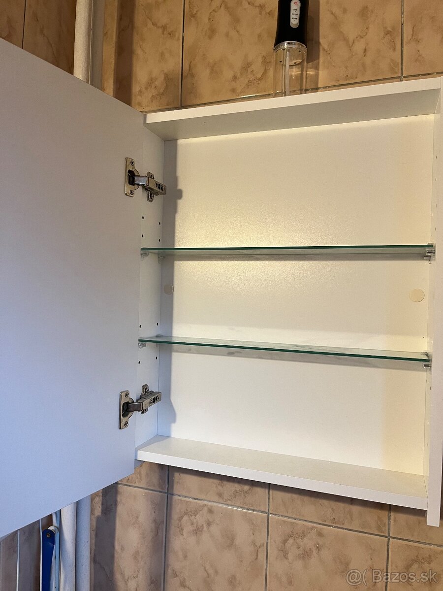 Kúpeľňová skrinka - 2