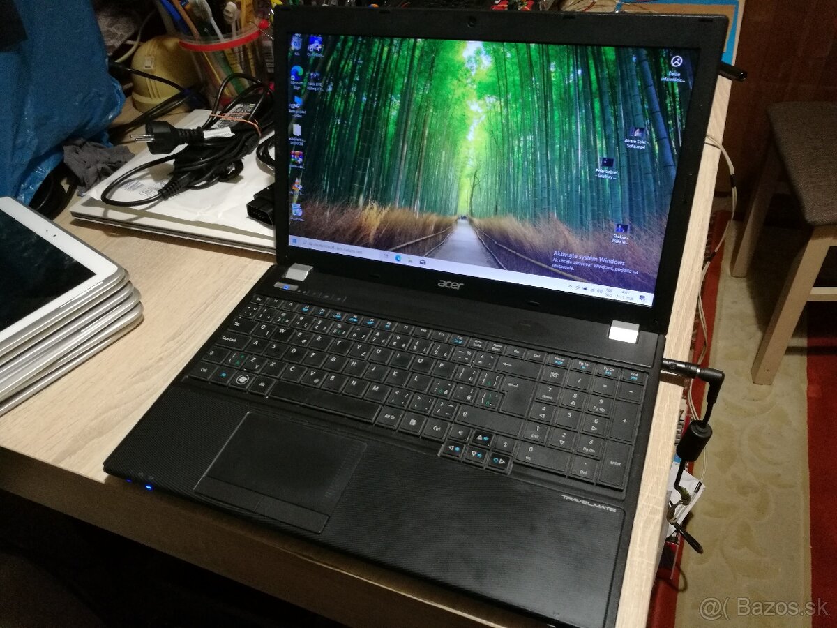Acer. Intel Dvojjadro. 15,6" LED. 4GB. 500 GB. - 2