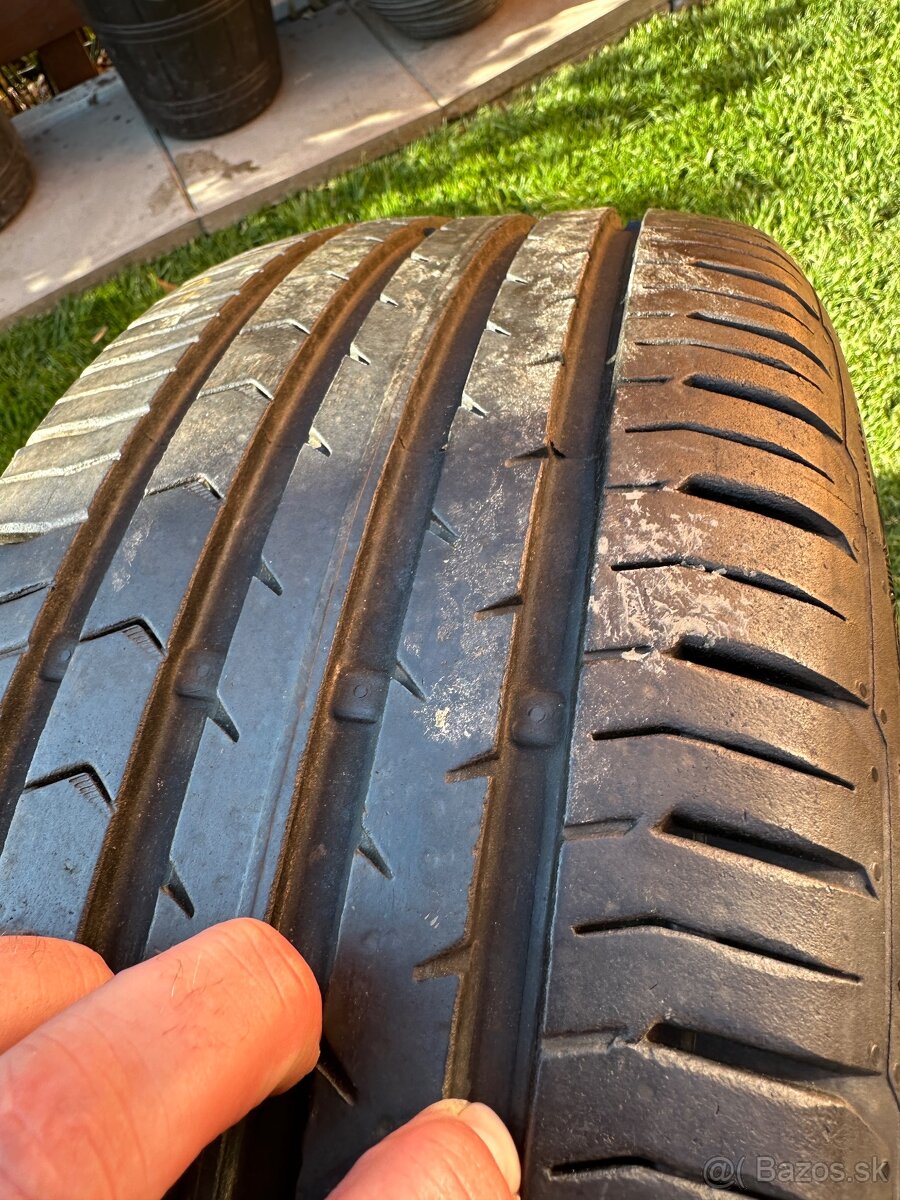 Continental PremiumContact 5 215/55 R17 - 2